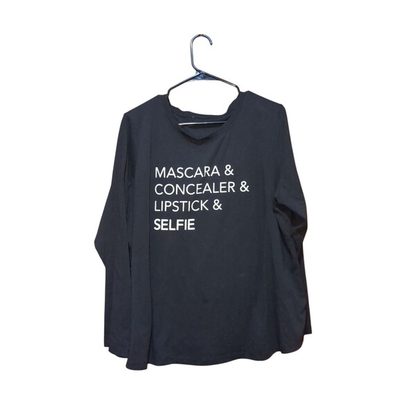 Avon Black Graphic Tee Mascara, Concealer & Lipstick Selfie Size 1X 18/20 - Picture 2 of 9